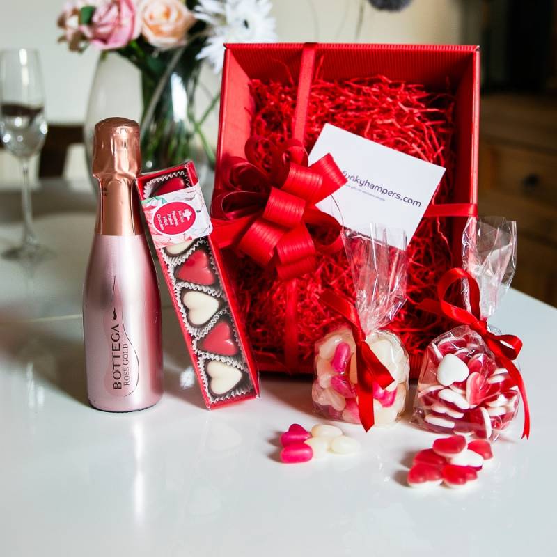 The Pink Fizz Hamper